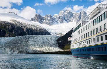 Crucero Australis en glaciar Pia
