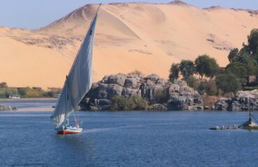 Faluca en el río Nilo