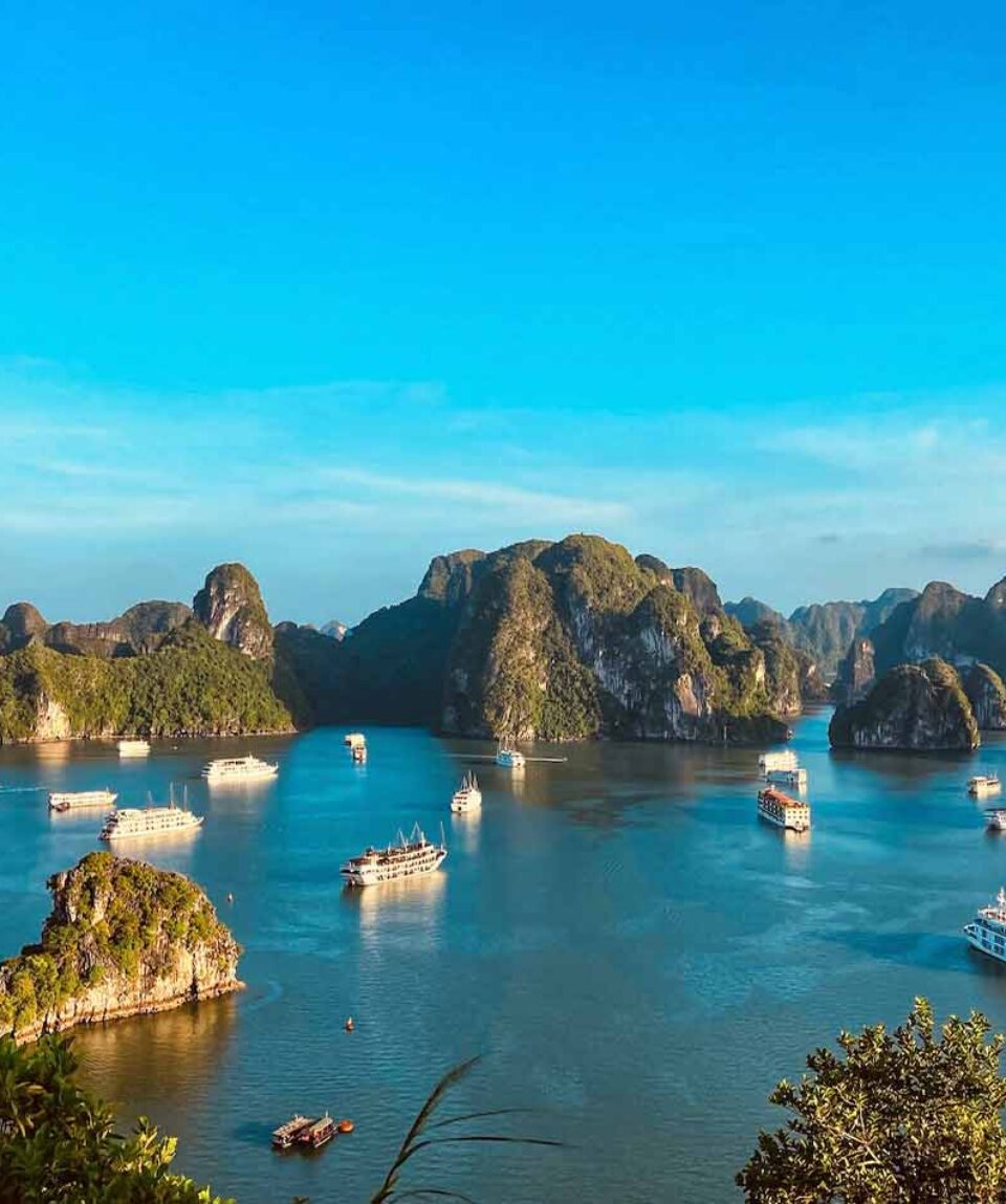 Barcos en la Bahia de Halong 2